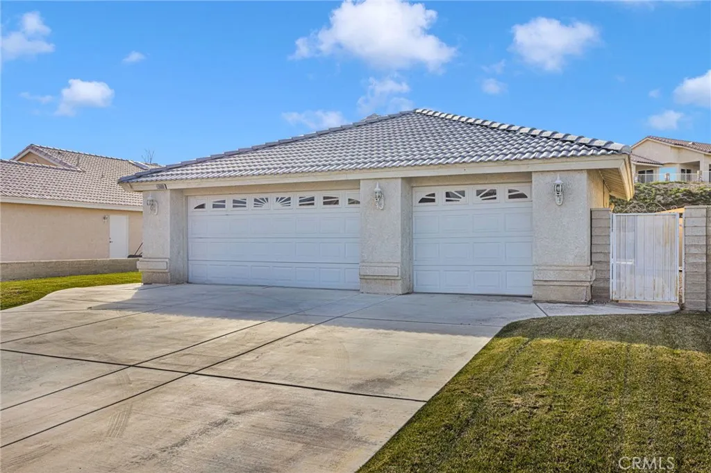 13900 Spring Valley Parkway, Victorville, California 92395 home-pic-2