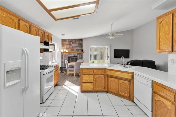 Very spacious, bright kitchen!