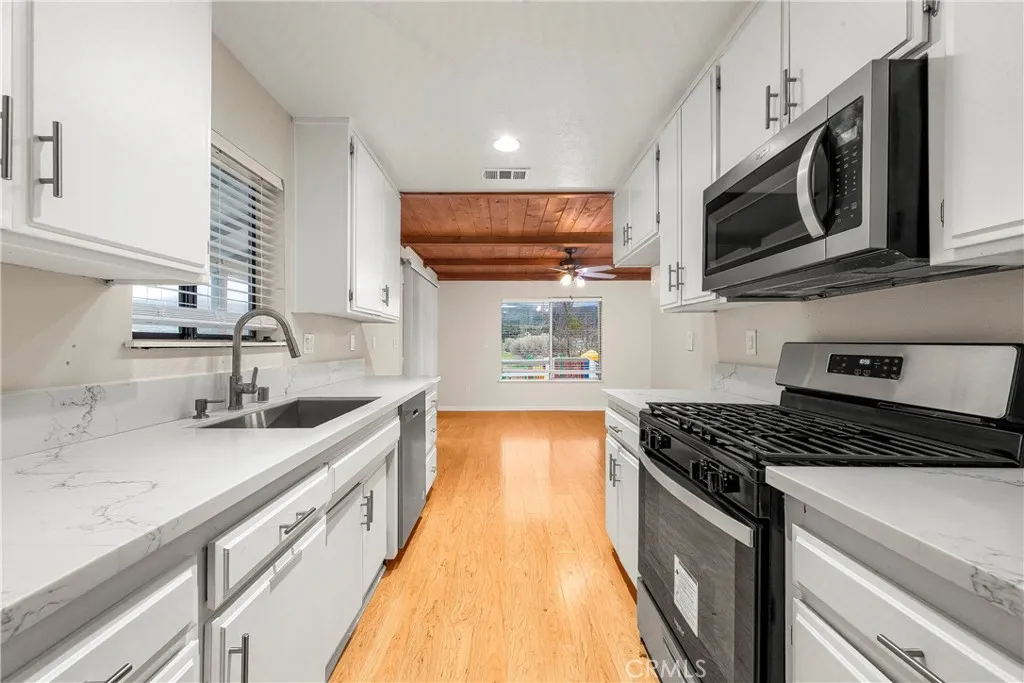 14520 Hardtree, Lake Hughes, California 93532 home-pic-10