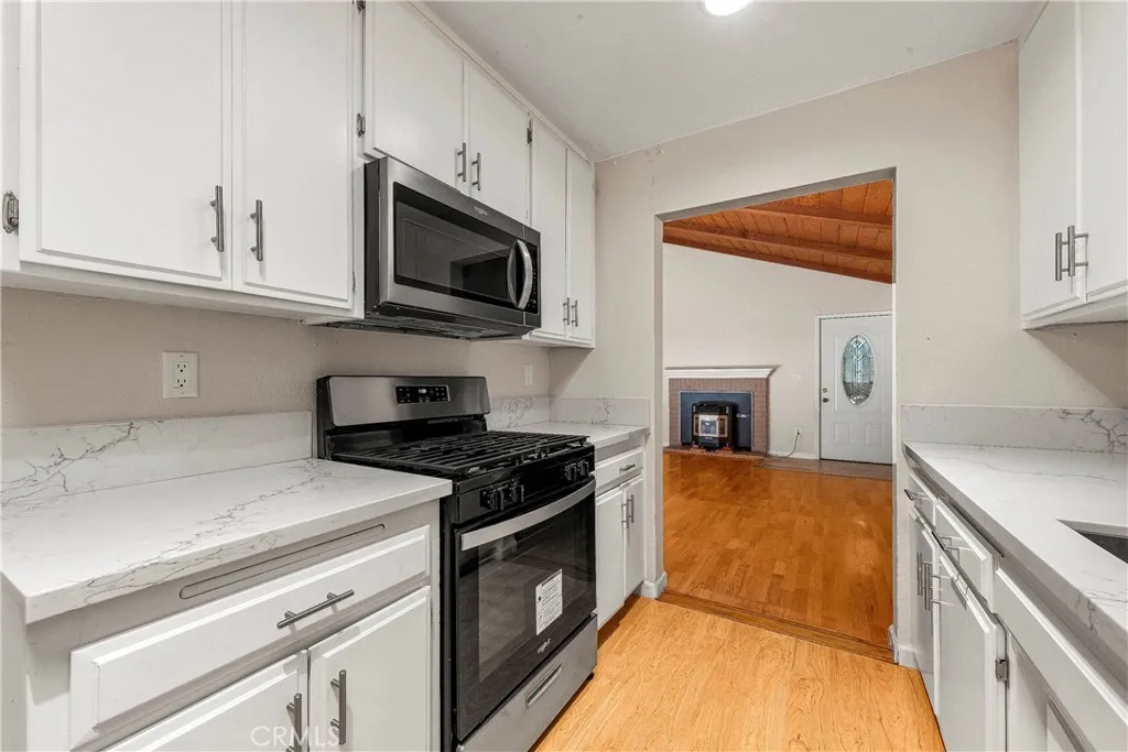 14520 Hardtree, Lake Hughes, California 93532 home-pic-12