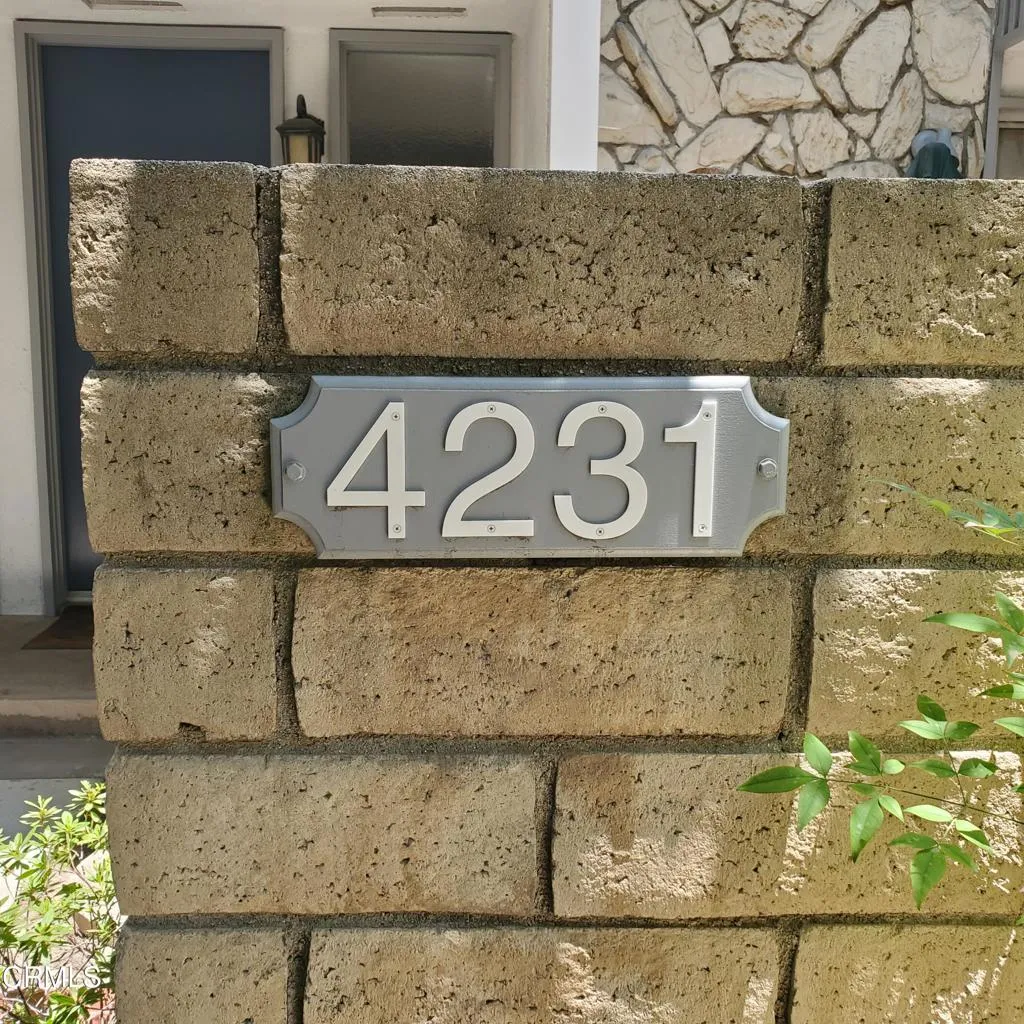 4231 Sarah Street, Burbank, California 91505 home-pic-1