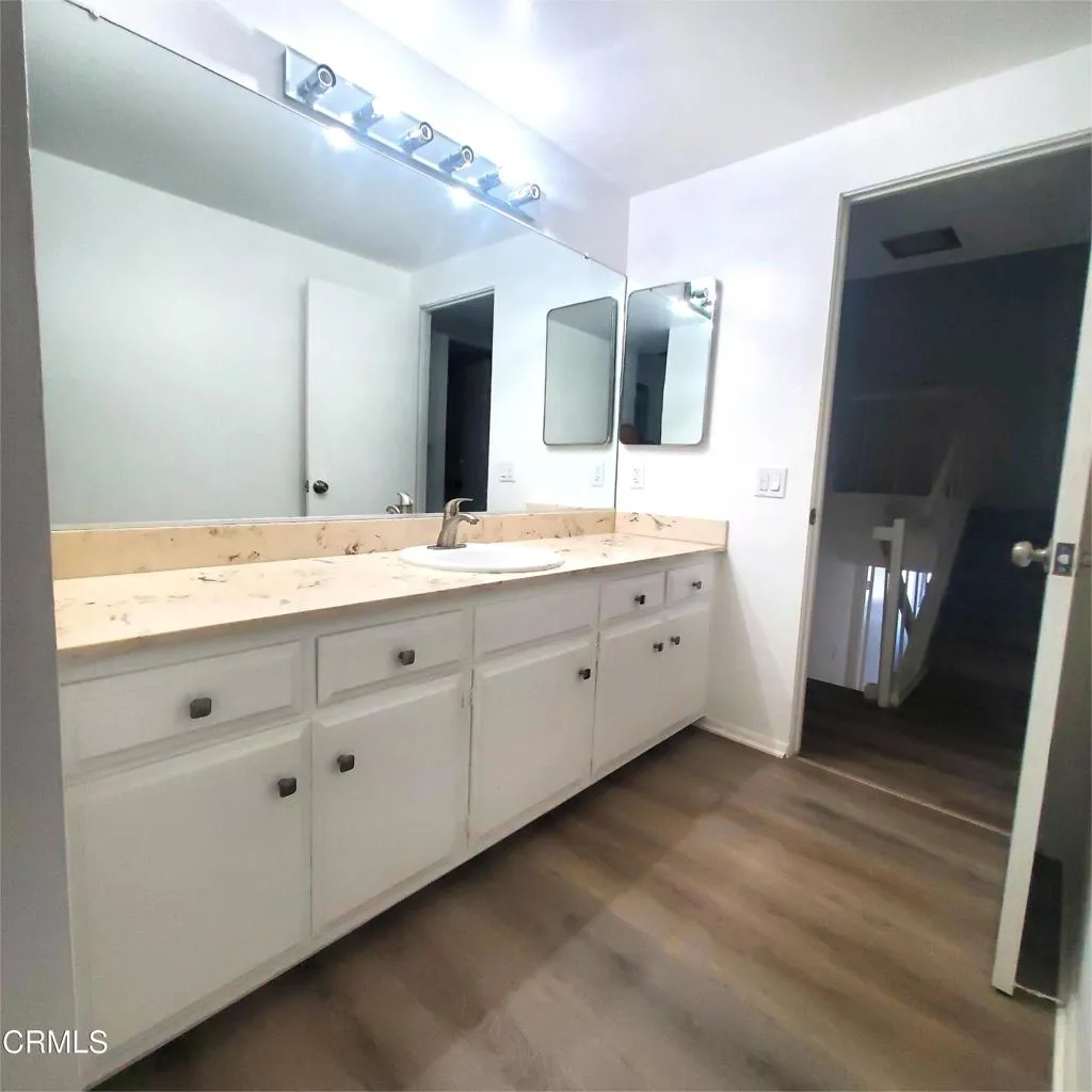 4231 Sarah Street, Burbank, California 91505 home-pic-8
