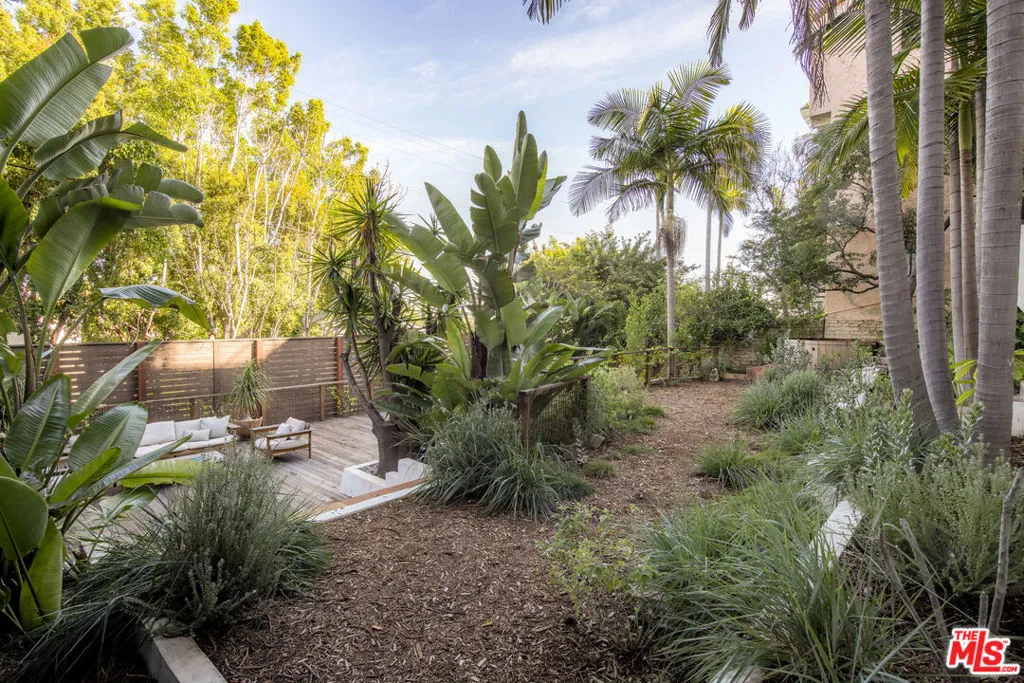1982 N Normandie Avenue, Los Angeles, California 90027 home-pic-41