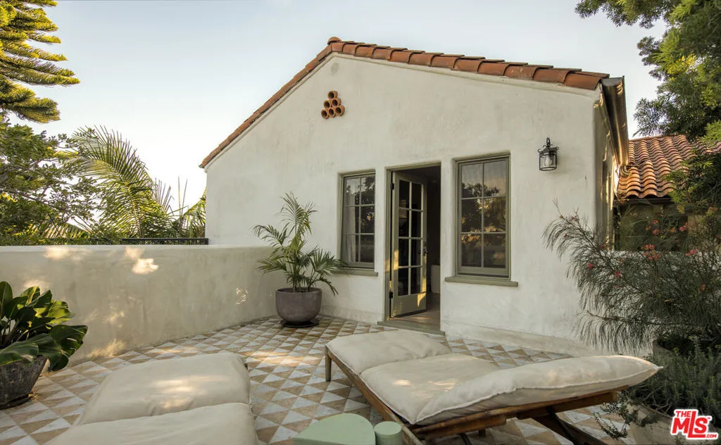 1982 N Normandie Avenue, Los Angeles, California 90027 home-pic-22