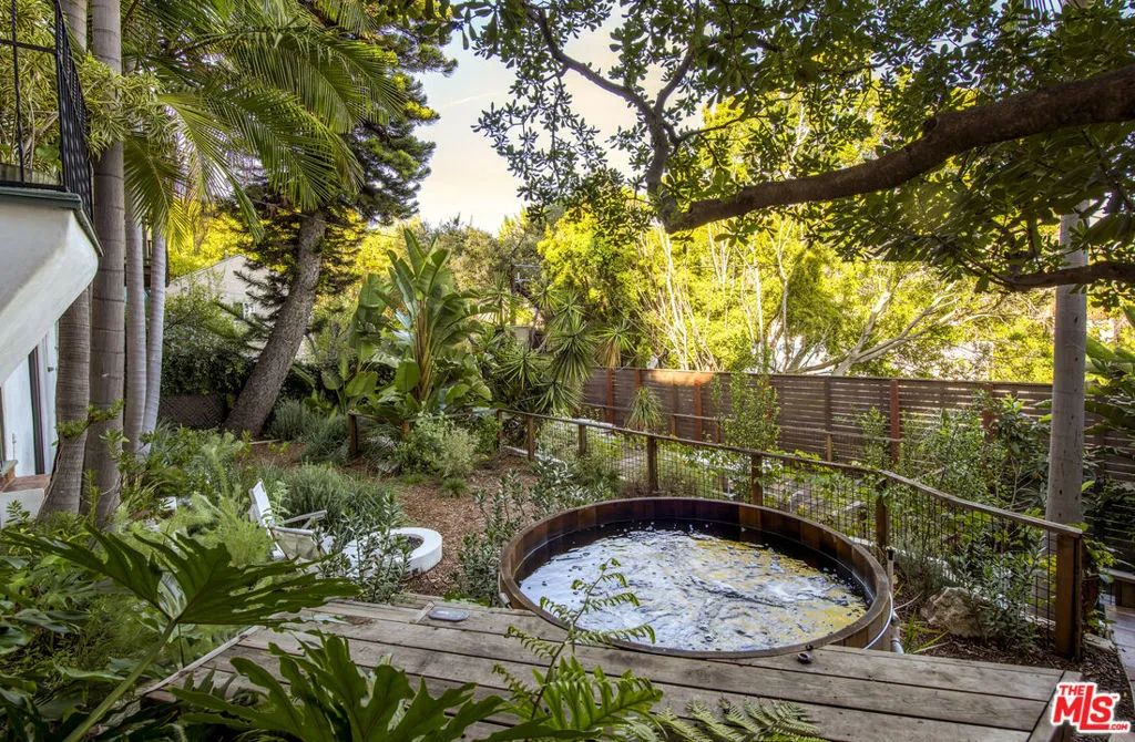 1982 N Normandie Avenue, Los Angeles, California 90027 home-pic-42