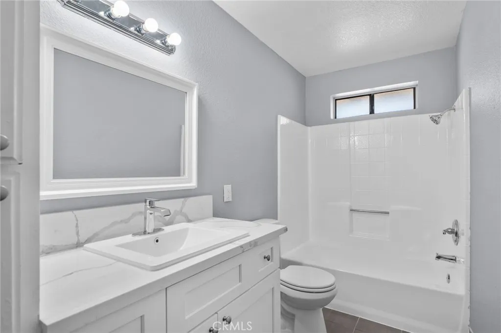 16124 Palm Street, Hesperia, California 92345 home-pic-28