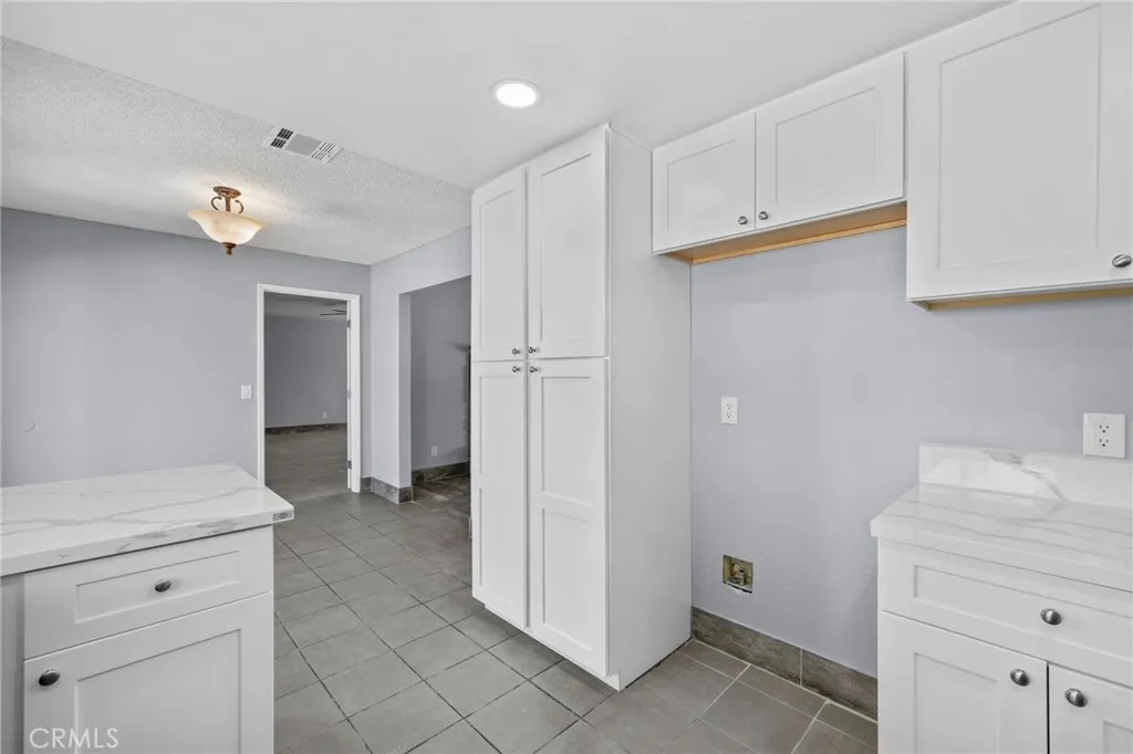 16124 Palm Street, Hesperia, California 92345 home-pic-14
