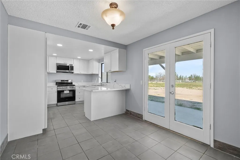 16124 Palm Street, Hesperia, California 92345 home-pic-7