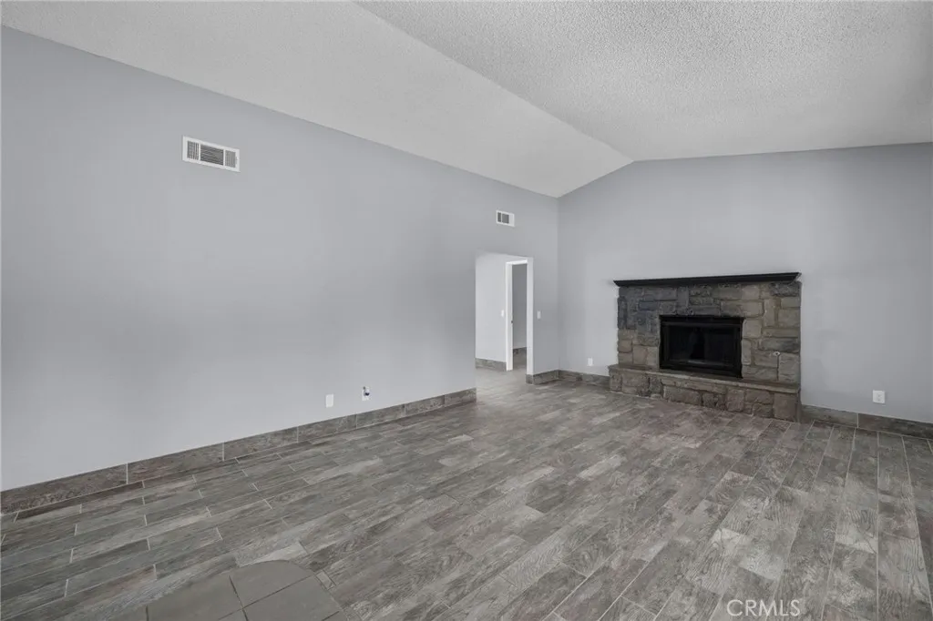 16124 Palm Street, Hesperia, California 92345 home-pic-9