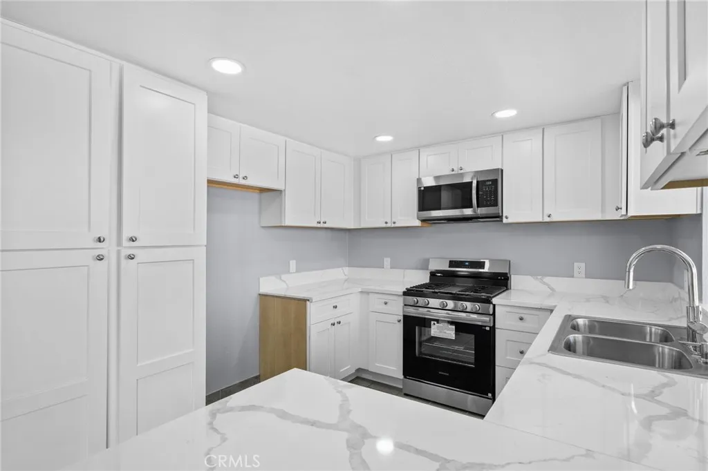 16124 Palm Street, Hesperia, California 92345 home-pic-13
