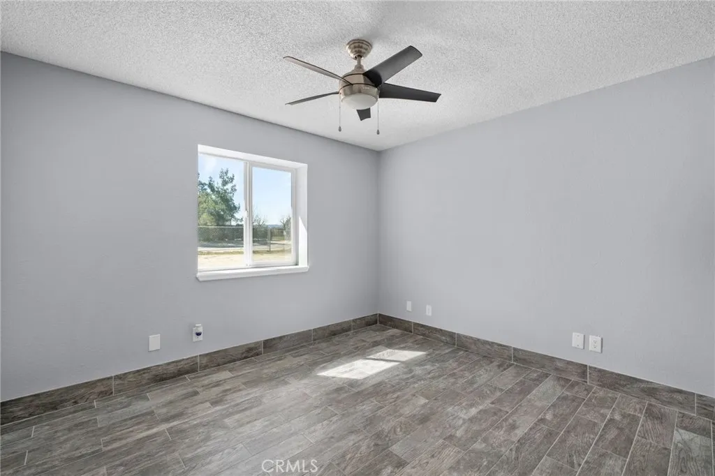 16124 Palm Street, Hesperia, California 92345 home-pic-26