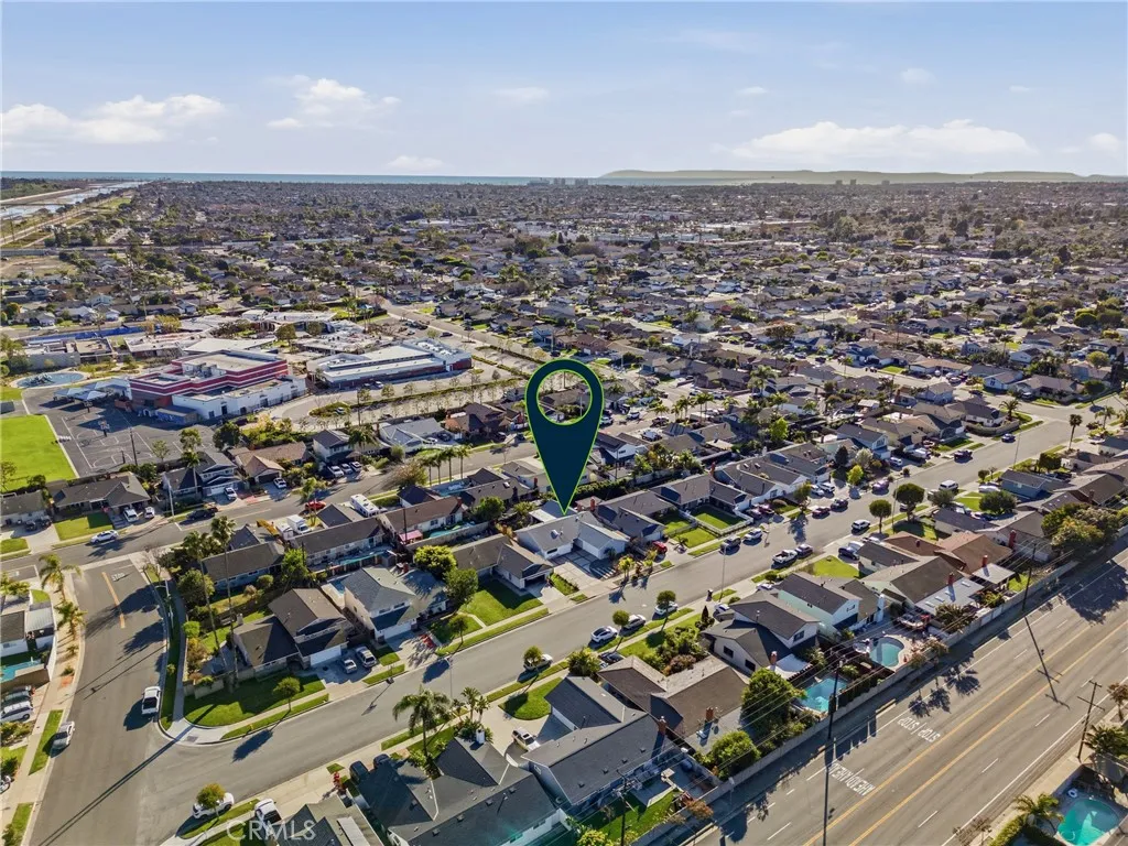 Aerial perspective highlighting the home’s placement within the Glen Mar Shores tract.