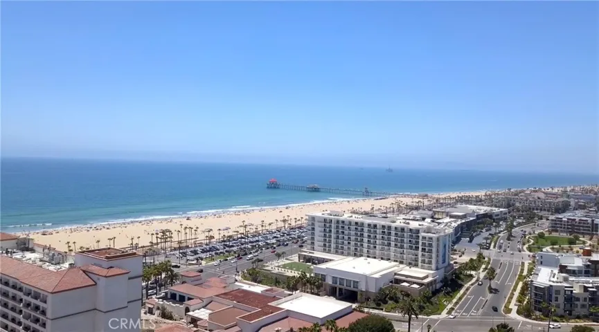 Downtown Huntington Beach, known for dining, shopping, and entertainment.