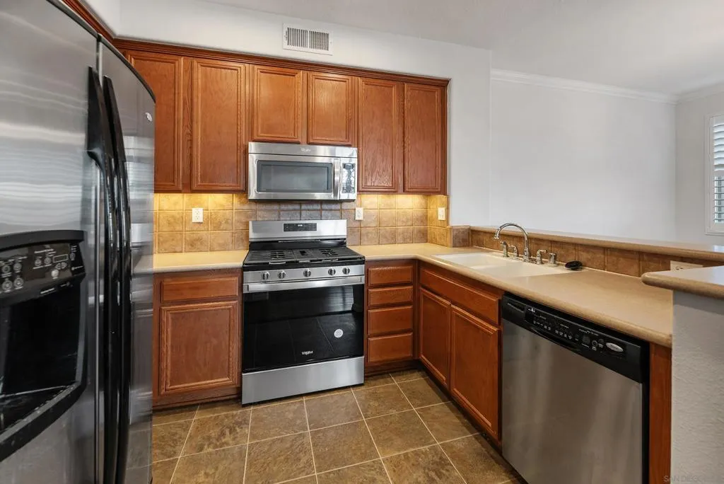 2185 Caminito Rinaldo 118, Chula Vista, California 91915 home-pic-10