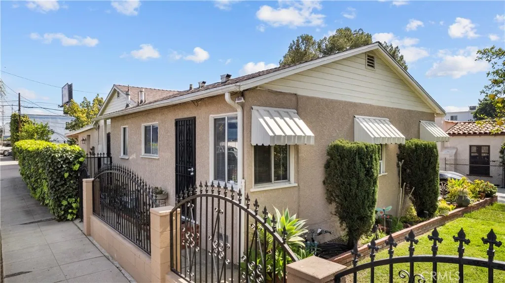 5658 Willowcrest Ave, North Hollywood, California 91601 home-pic-5