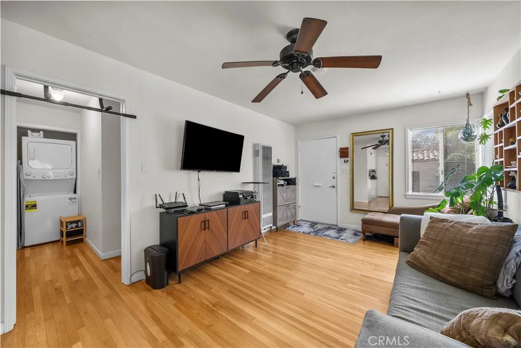 5658 Willowcrest Ave, North Hollywood, California 91601 home-pic-35