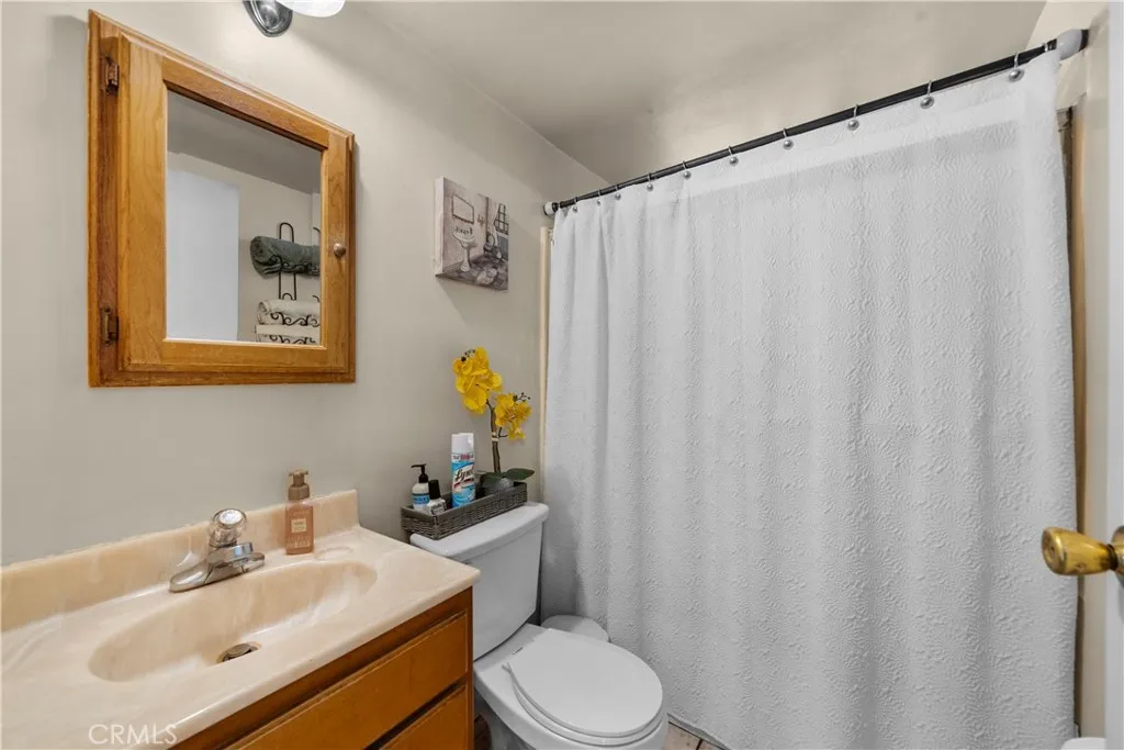 5658 Willowcrest Ave, North Hollywood, California 91601 home-pic-26