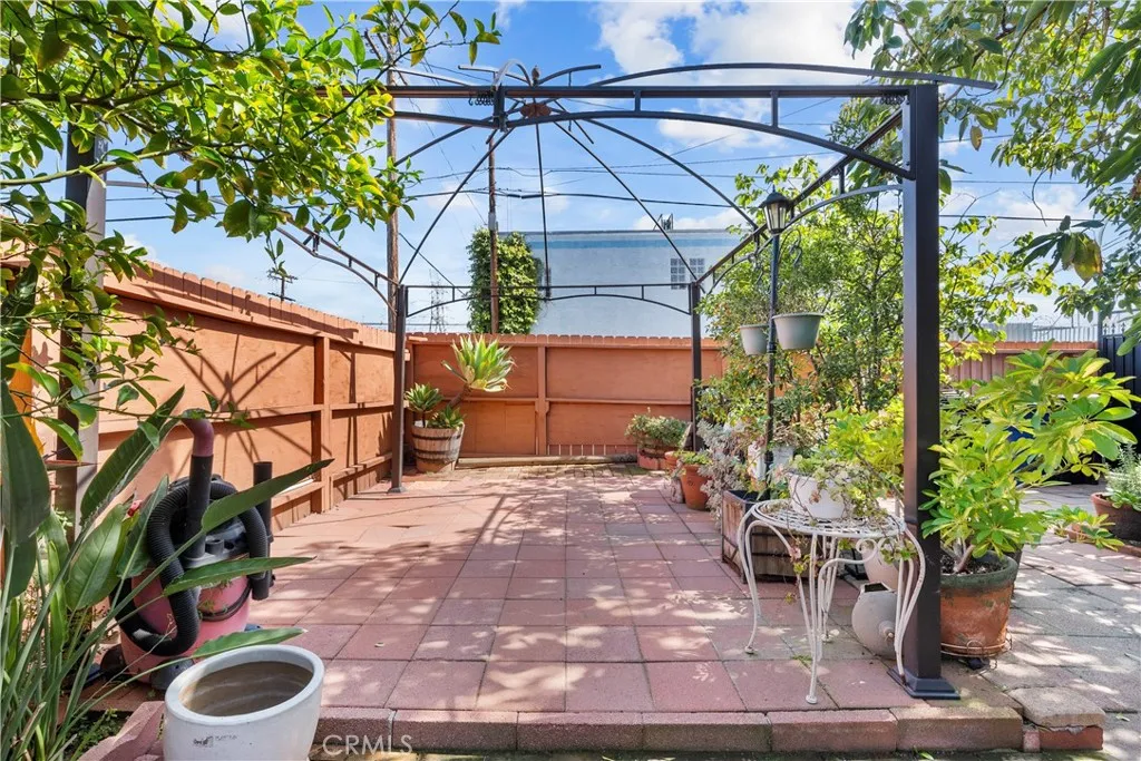 5658 Willowcrest Ave, North Hollywood, California 91601 home-pic-43
