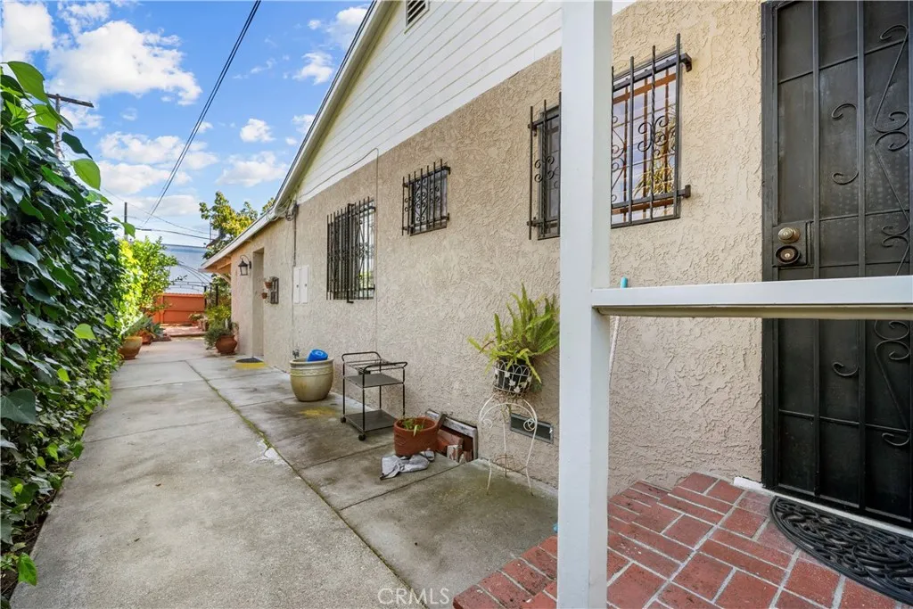 5658 Willowcrest Ave, North Hollywood, California 91601 home-pic-40