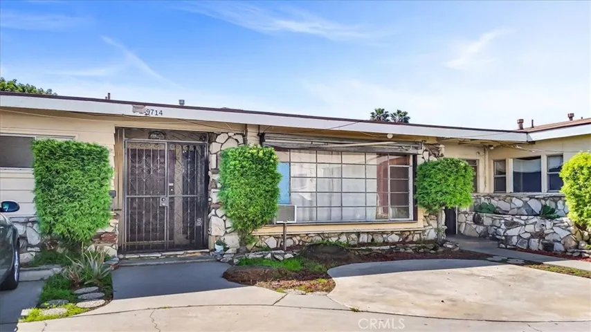 9714 Alondra 1 bedroom plus den  Next door to the right is 9716 Alondra 2/1