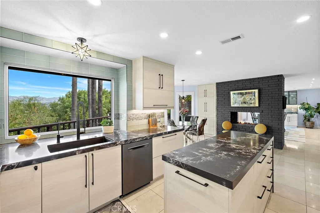 25491 Gallup Circle, Laguna Hills, California 92653 home-pic-10