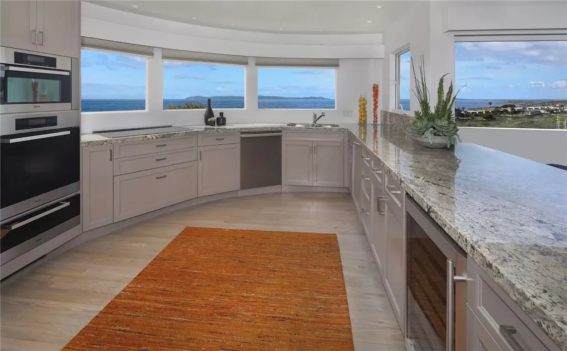 766 Pelican, Laguna Beach, California 92651 home-pic-4