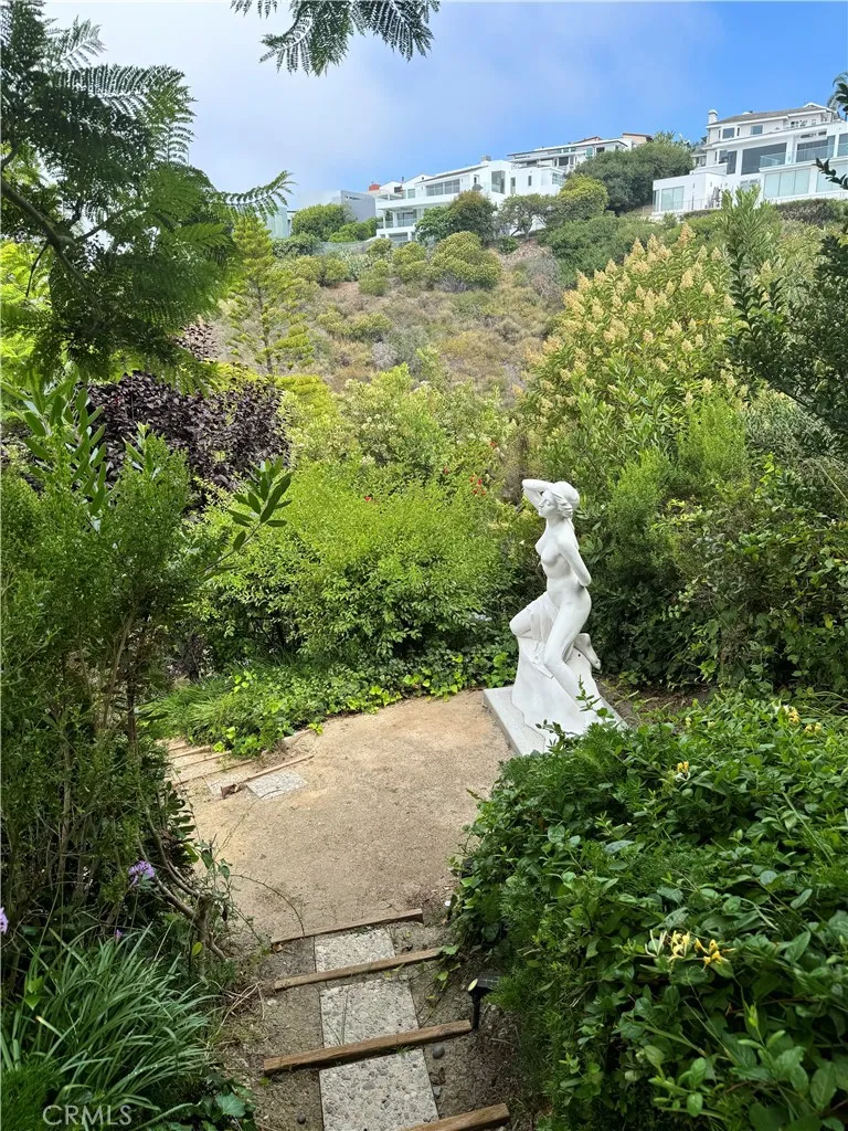 766 Pelican, Laguna Beach, California 92651 home-pic-26