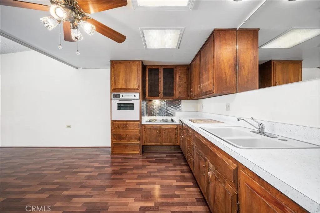 13751 St Andrews Drive 33j, Seal Beach, California 90740 home-pic-18