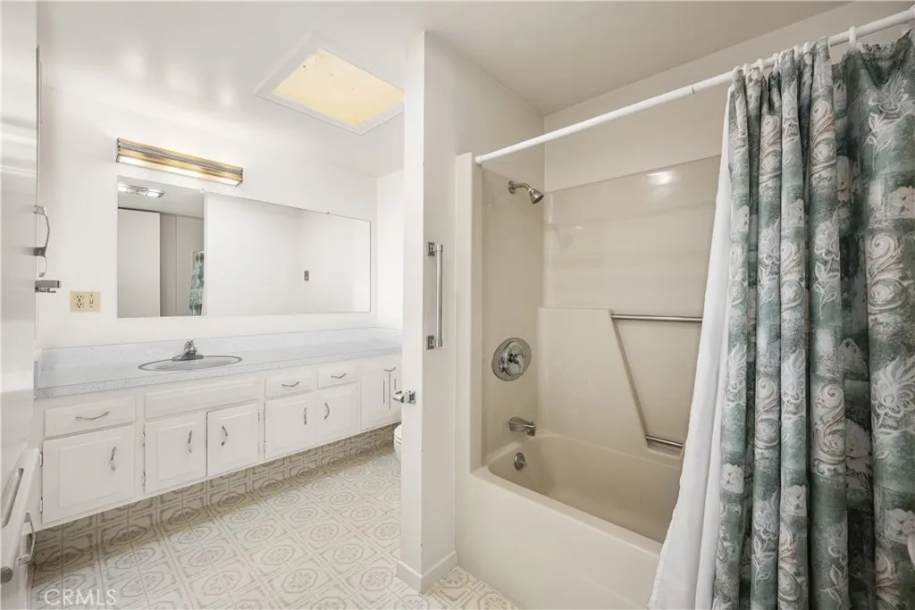 13751 St Andrews Drive 33j, Seal Beach, California 90740 home-pic-23