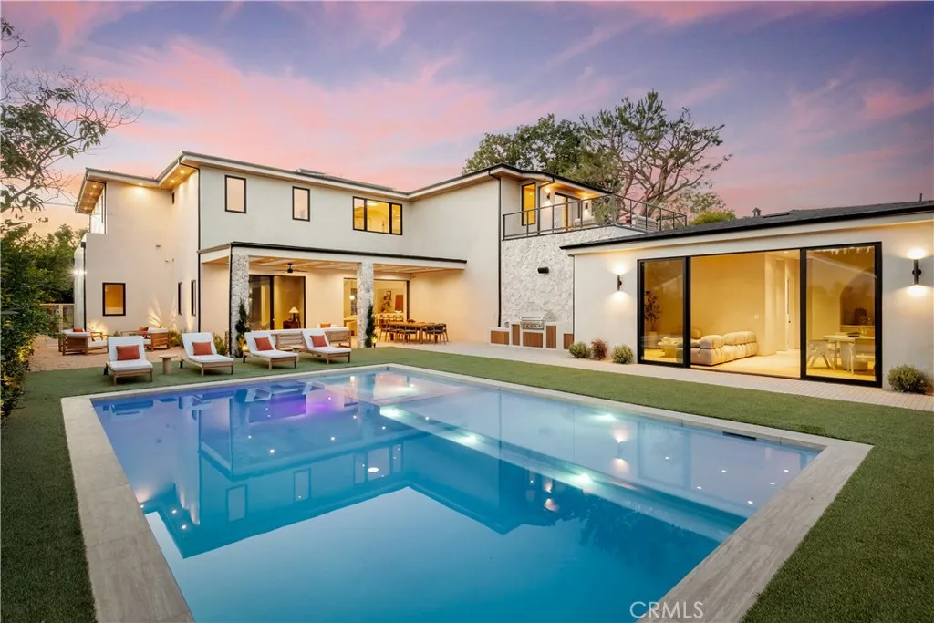4956 Gentry Avenue, Valley Village, California 91607 home-pic-3