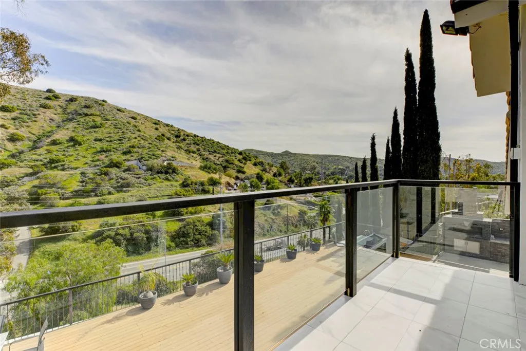 9726 Appaloosa, Sunland, California 91040 home-pic-40