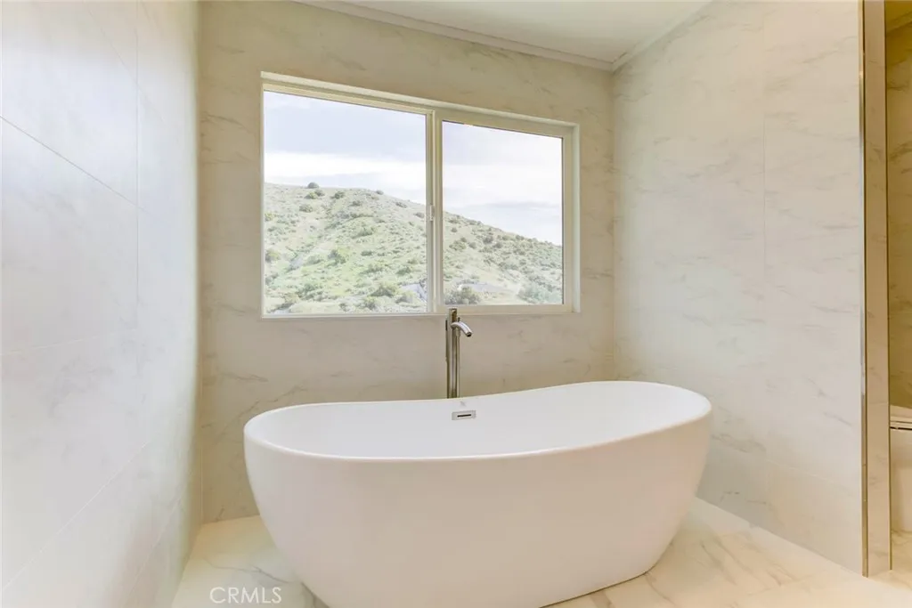 9726 Appaloosa, Sunland, California 91040 home-pic-37