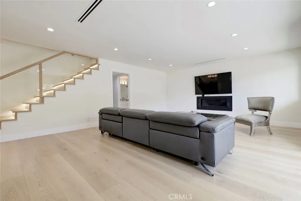 9726 Appaloosa, Sunland, California 91040 home-pic-13