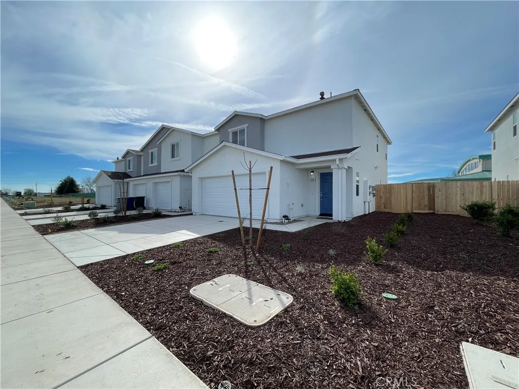 779 Stone Ridge West Avenue, Merced, California 95341 home-pic-1