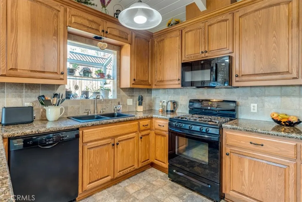 550 Plymouth, Cambria, California 93428 home-pic-19