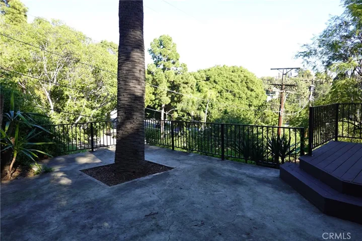 CONCRETE PATIO
