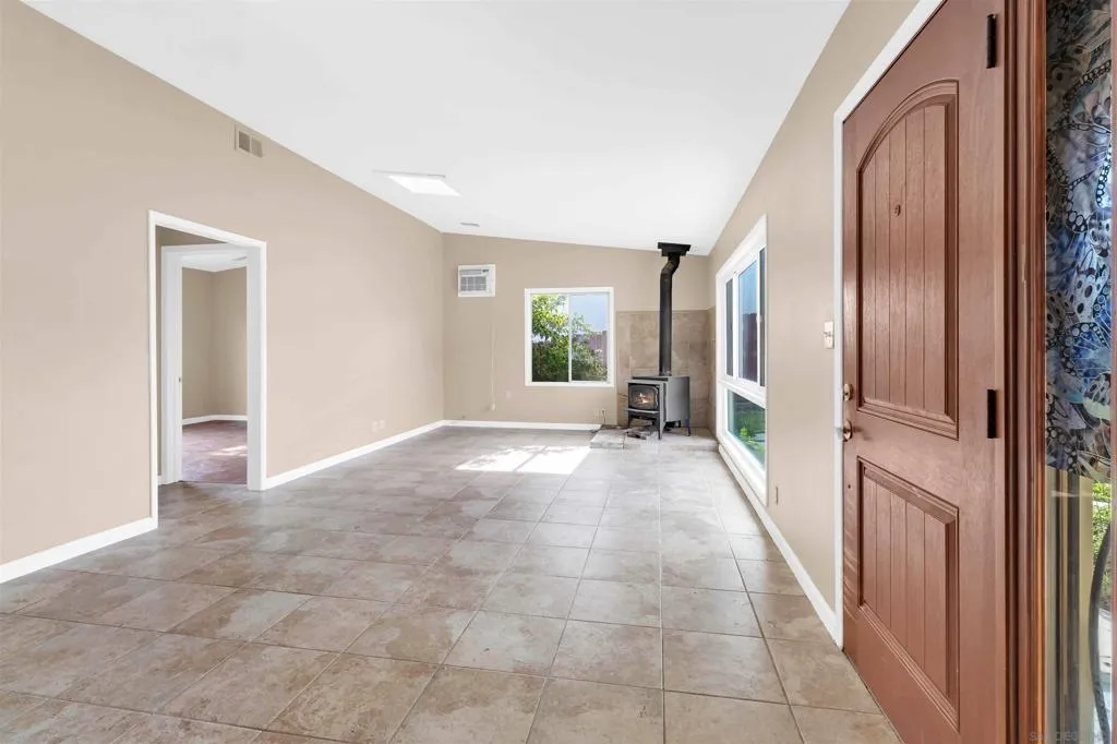 1527 Galveston St, San Diego, California 92110 home-pic-4