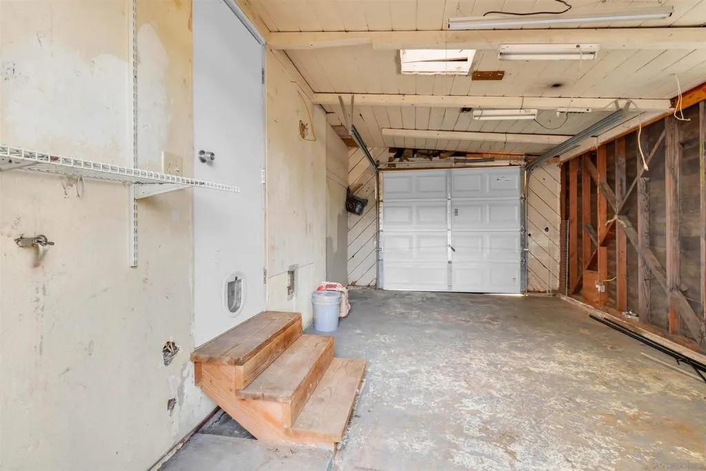 1527 Galveston St, San Diego, California 92110 home-pic-15
