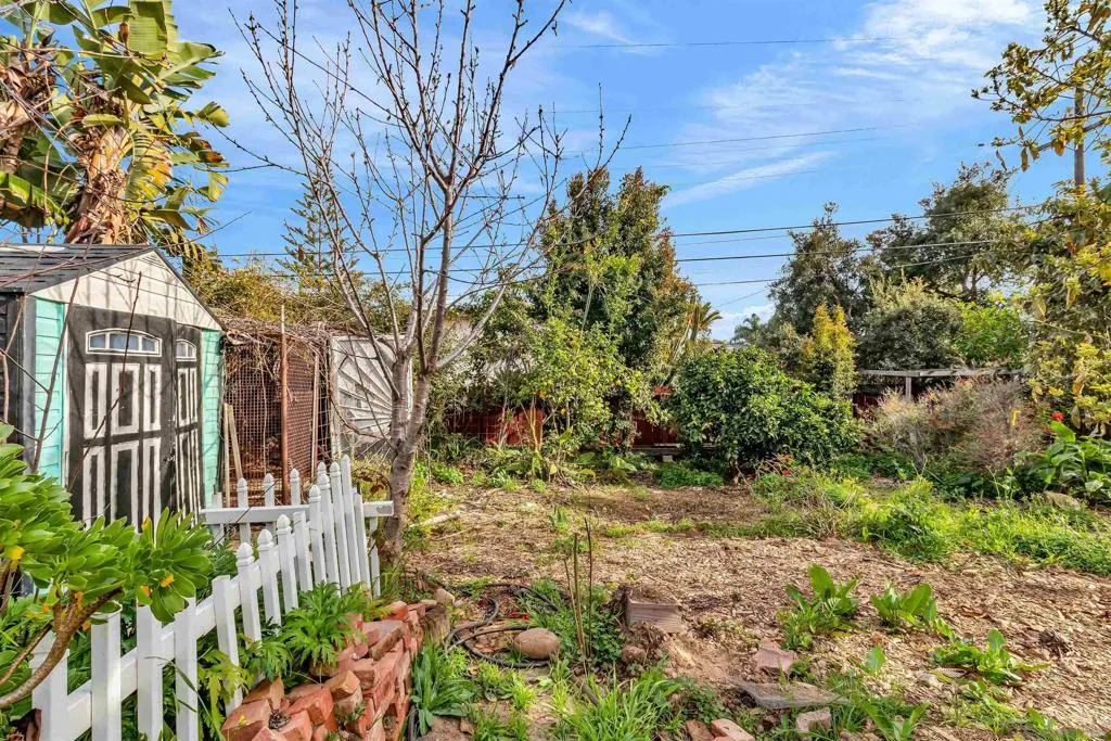 1527 Galveston St, San Diego, California 92110 home-pic-23