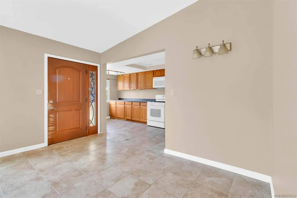 1527 Galveston St, San Diego, California 92110 home-pic-7