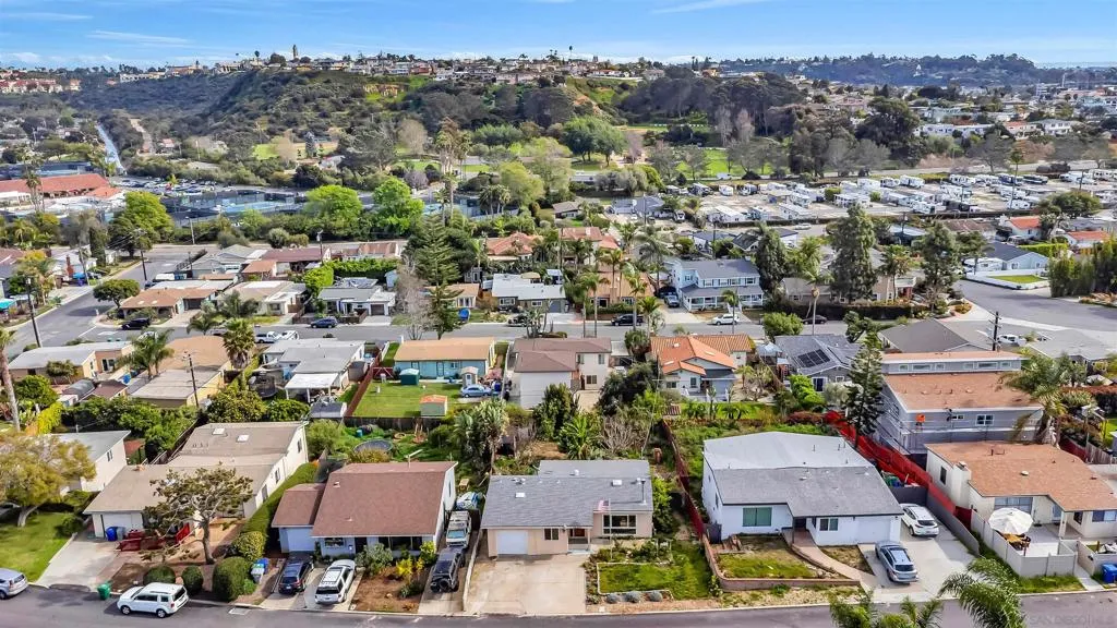 1527 Galveston St, San Diego, California 92110 home-pic-32