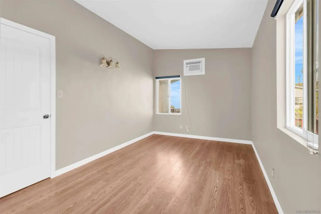 1527 Galveston St, San Diego, California 92110 home-pic-10
