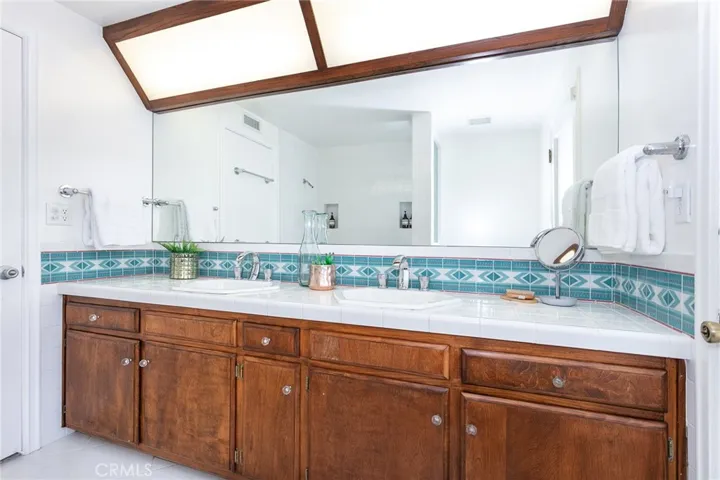 11017 Baird, Porter Ranch, California 91326