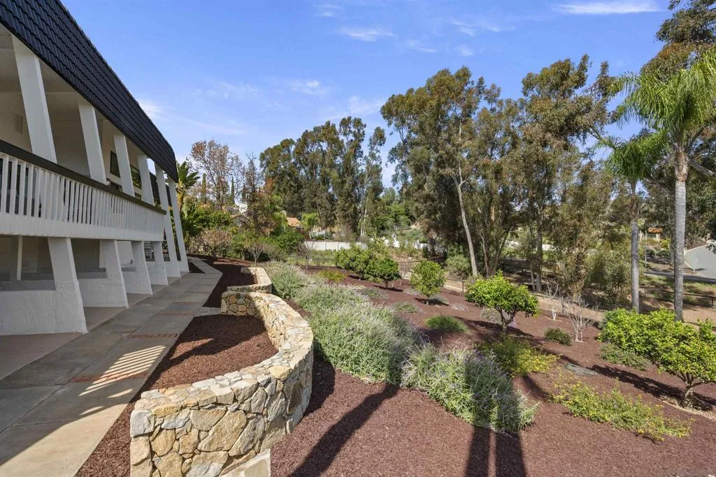 752 Singing Vista Drive, El Cajon, California 92019 home-pic-48