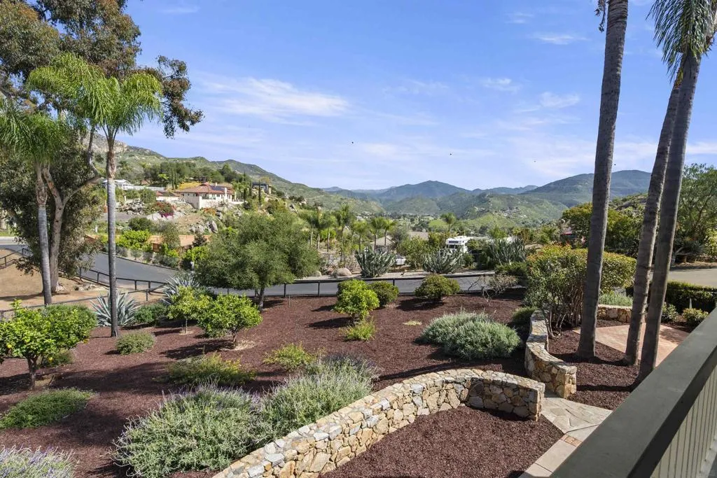 752 Singing Vista Drive, El Cajon, California 92019 home-pic-49