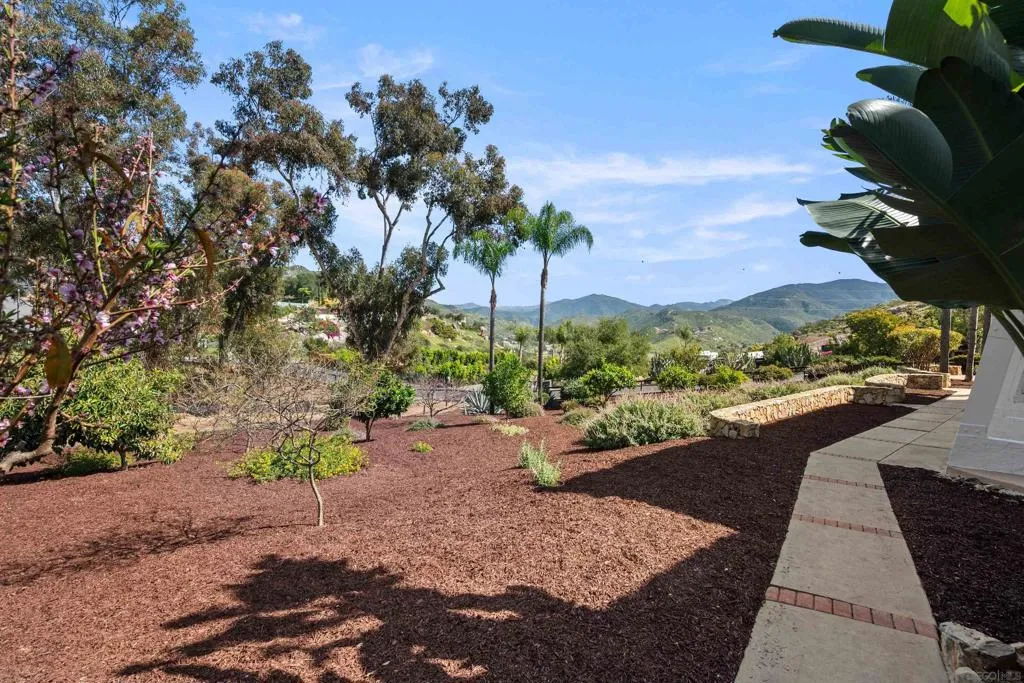 752 Singing Vista Drive, El Cajon, California 92019 home-pic-47