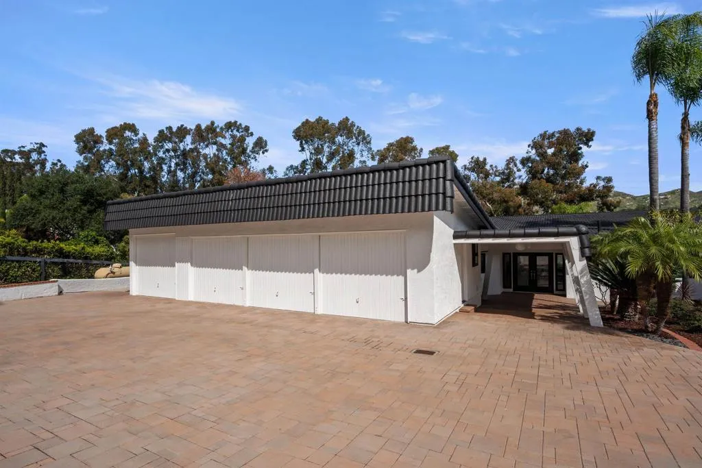752 Singing Vista Drive, El Cajon, California 92019 home-pic-43