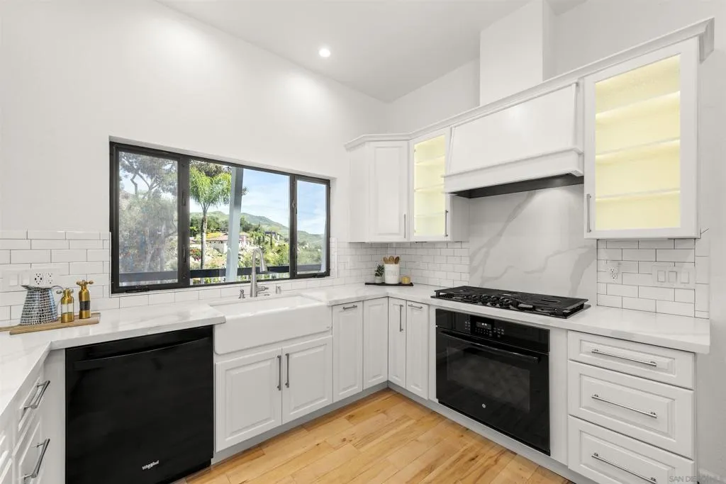 752 Singing Vista Drive, El Cajon, California 92019 home-pic-11