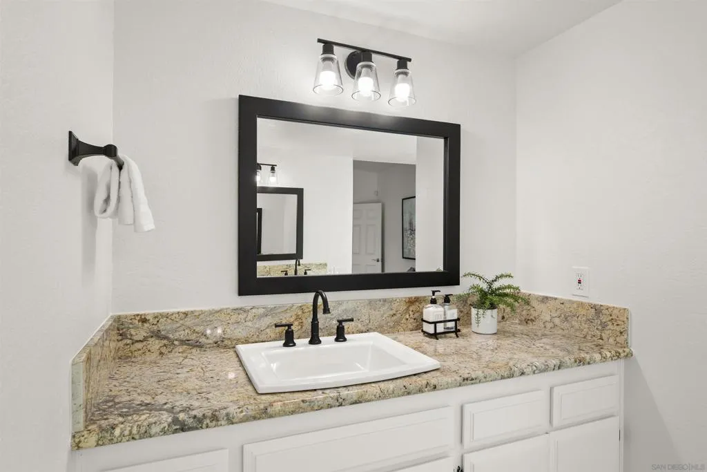 752 Singing Vista Drive, El Cajon, California 92019 home-pic-24