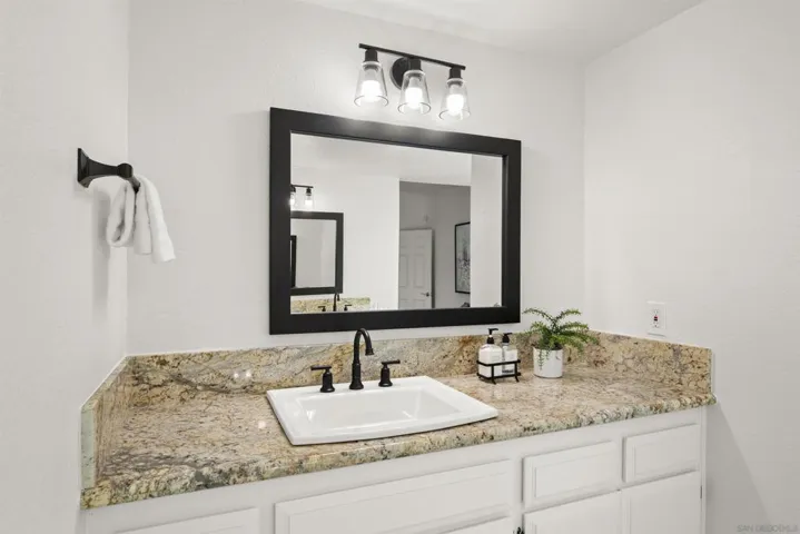 752 Singing Vista Drive, El Cajon, California 92019